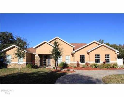 110 Live Oak Ln., Largo, FL 33770