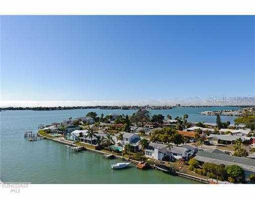 4725 Cove Cir. #905, St Petersburg, FL 33708