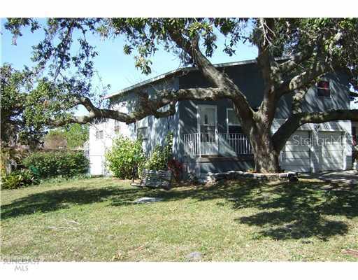 8618 Rue Chateaux Dr., Seminole, FL 33777