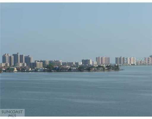 309 Cedar Ln., Largo, FL 33770