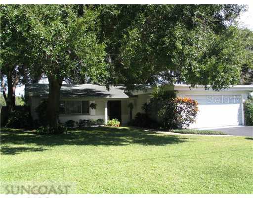 10271 Blossom Lake Dr., Seminole, FL 33772