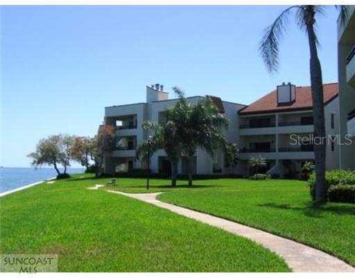 127 1st St. #104, Tierra Verde, FL 33715