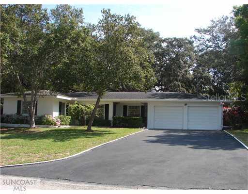 313 Orangewood Ln., Largo, FL 33770