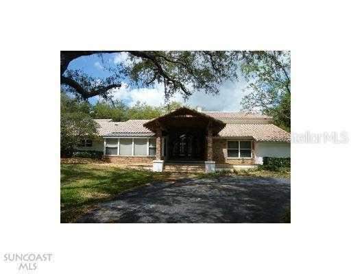 3010 Hargett Ln., Safety Harbor, FL 34695