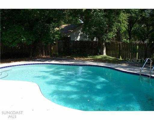 812 Bentwood Ct., Palm Harbor, FL 34683