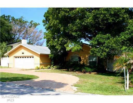 1134 Hickory Dr., Largo, FL 33770