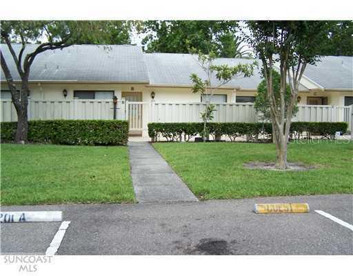 1333 Shady Pine Way #B, Tarpon Springs, FL 34688