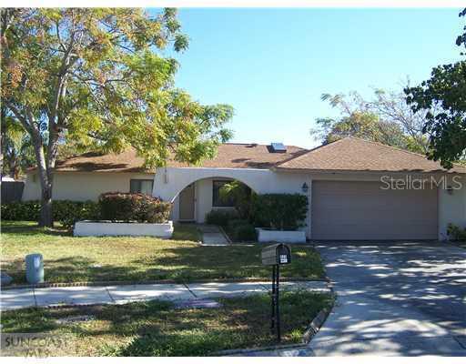 823 Woodhill Ct., Palm Harbor, FL 34683