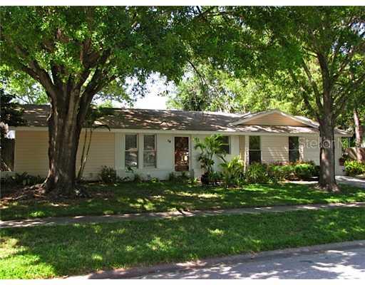 19 Valencia Cir., Safety Harbor, FL 34695