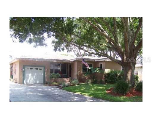 2416 York St., St Petersburg, FL 33710