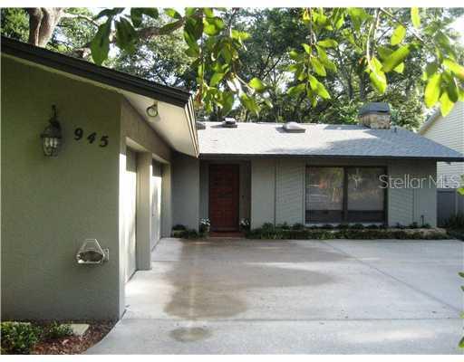 945 42nd Ave., St Petersburg, FL 33703