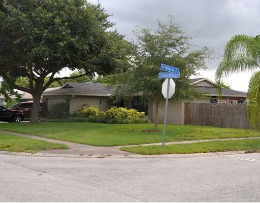 2415 Timbercrest Cir., Clearwater, FL 33763