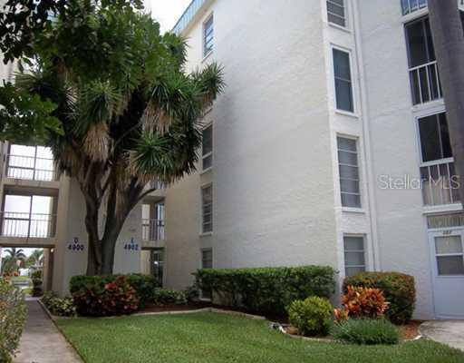 4902 38th Way #409, St Petersburg, FL 33711