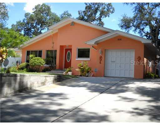 956 42nd Ave., St Petersburg, FL 33703
