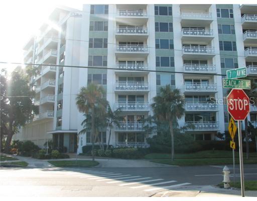 700 NE Beach Dr. #402, St Petersburg, FL 33701