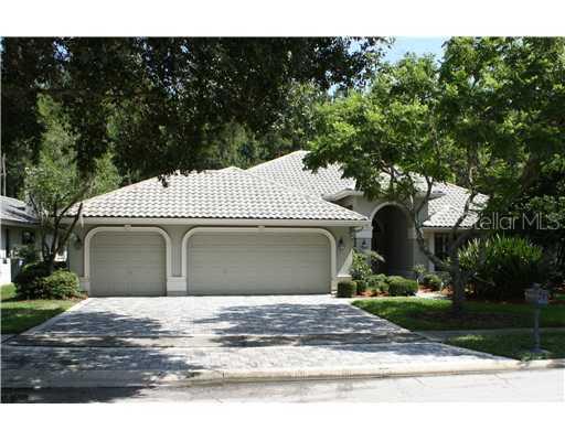957 Cobblestone Ln., Tarpon Springs, FL 34688