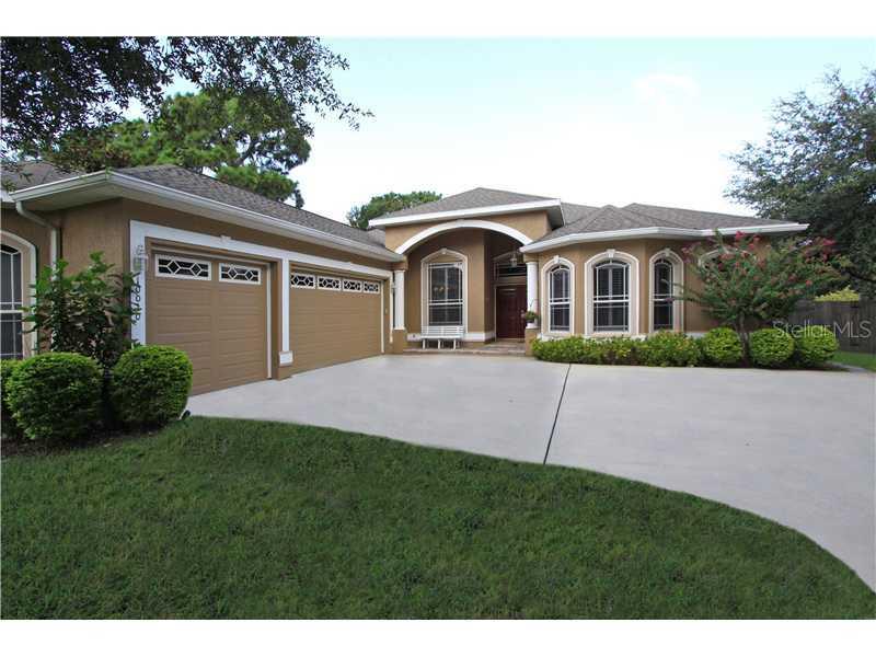 10010 Waltzing Ln., Seminole, FL 33778