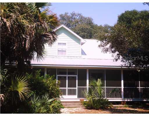 207 N Levis Ave., Tarpon Springs, FL 34689
