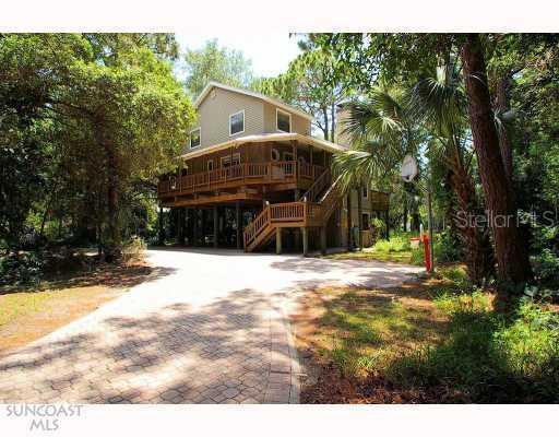 9640 94th St., Seminole, FL 33777