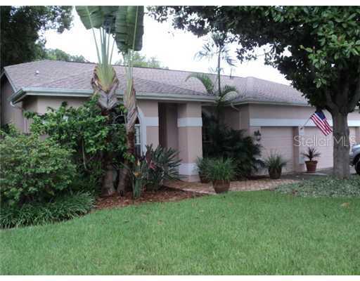 2075 Swan Ln., Palm Harbor, FL 34683