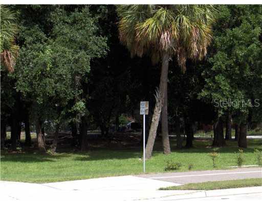 2004 Davis St., Tampa, FL 33605