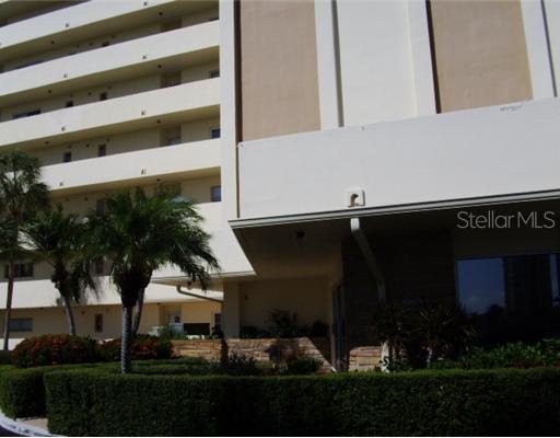 4725 Cove Cir. #208, St Petersburg, FL 33708