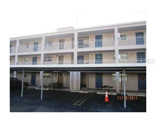 3125 36th St. #207, St Petersburg, FL 33713