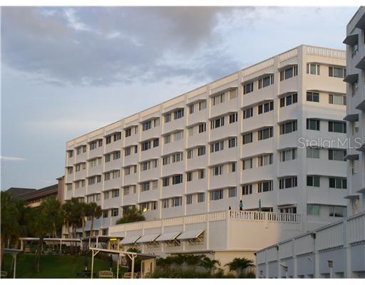 100 Bluff View Dr. #106A, Belleair Bluffs, FL 33770