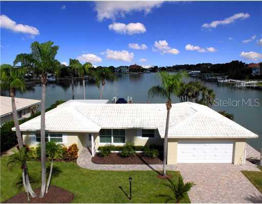 902 Oakwood Dr., Largo, FL 33770