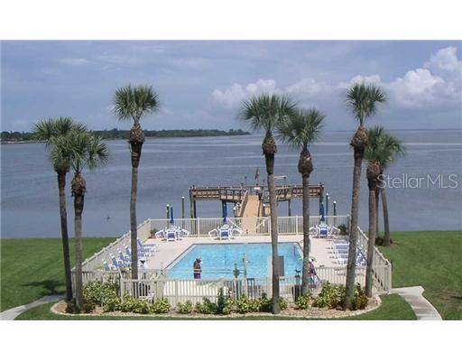 7510 Sunshine Skyway Ln. #T14, St Petersburg, FL 33711