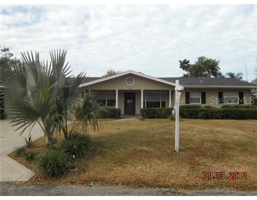 308 Orangewood Ln., Largo, FL 33770