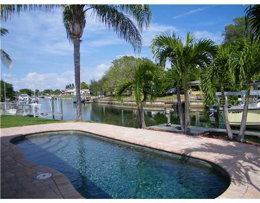 3696 Beach Dr., St Petersburg, FL 33705