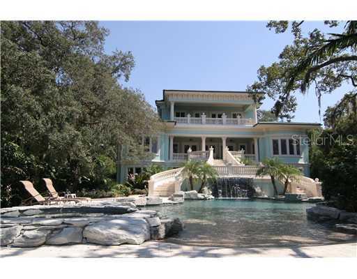 605 Orange St., Palm Harbor, FL 34683