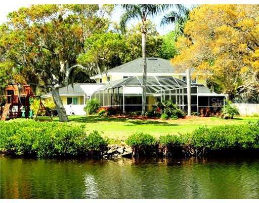 1037 Damrosch Cir., Largo, FL 33771