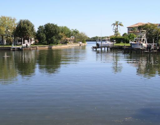 102 Carlyle Cir., Palm Harbor, FL 34683