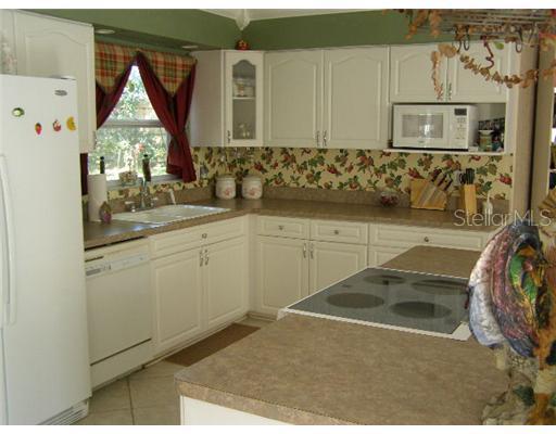 1040 Fountainhead Dr., Largo, FL 33770