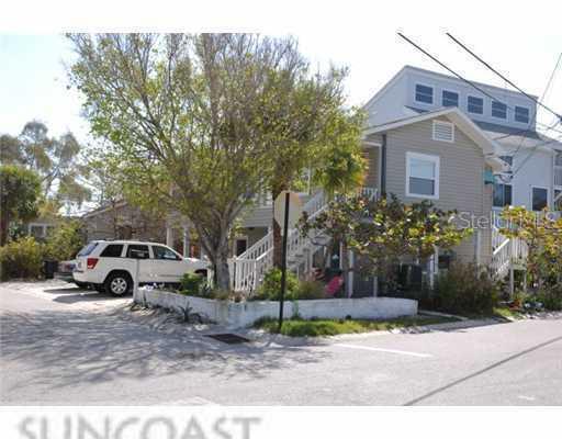 205 Bay Plz., Treasure Island, FL 33706