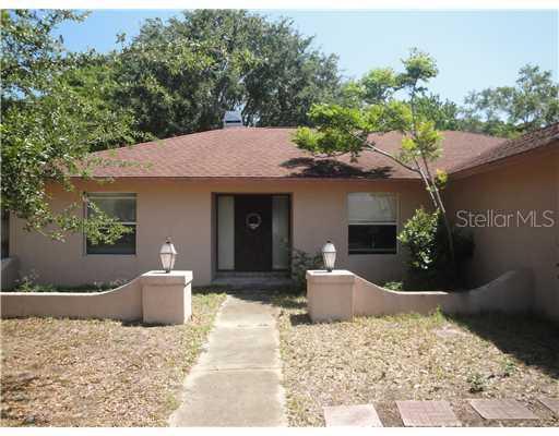 110 Normandy Cir., Palm Harbor, FL 34683