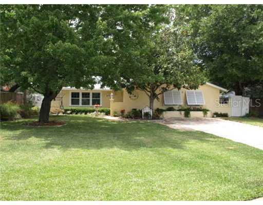 803 Riverside Dr., Tarpon Springs, FL 34689