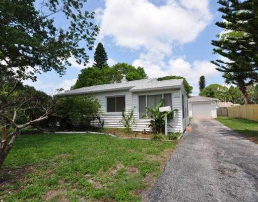 1599 Canterbury Rd., St Petersburg, FL 33710