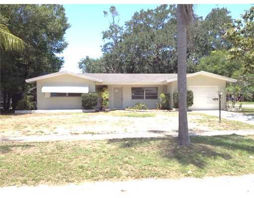 1143 Woodbrook Dr., Largo, FL 33770