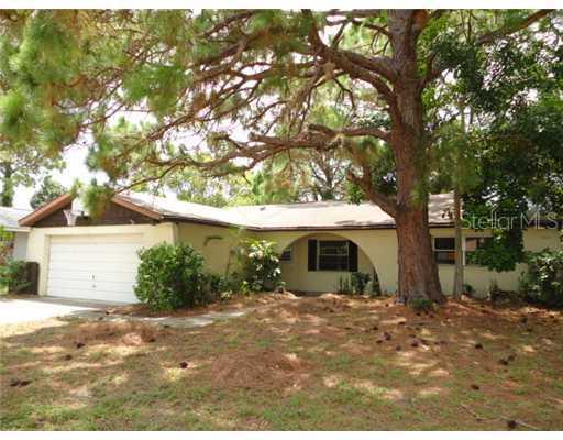 8364 Jennifer Ln., Seminole, FL 33777