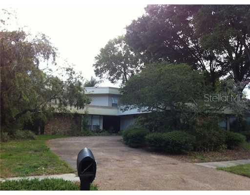 4218 Water Oaks Ln., Tampa, FL 33618