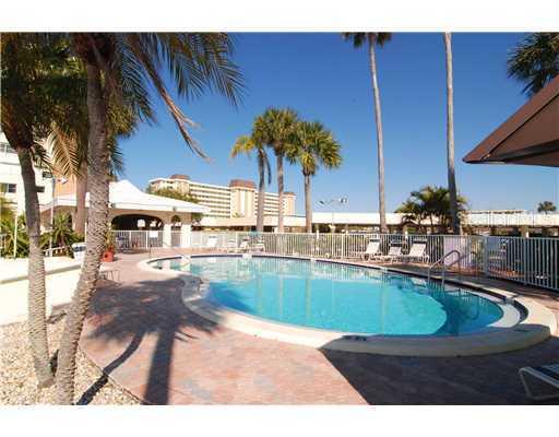 4575 Cove Cir. #208, St Petersburg, FL 33708