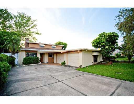 228 176th Ter Dr., Redington Shores, FL 33708