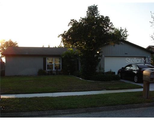 942 Harbor Cir., Palm Harbor, FL 34683