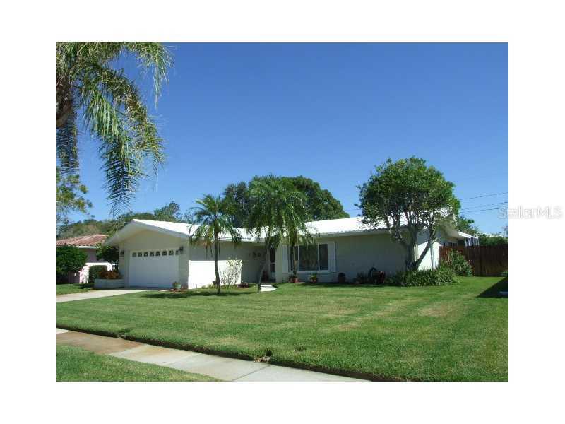10443 Majestic Dr., Largo, FL 33774