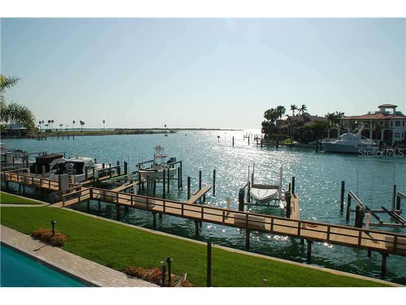 1060 Pinellas Bayway #204, Tierra Verde, FL 33715