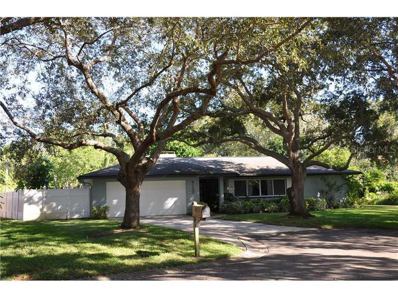 6152 115th Pl., Seminole, FL 33772