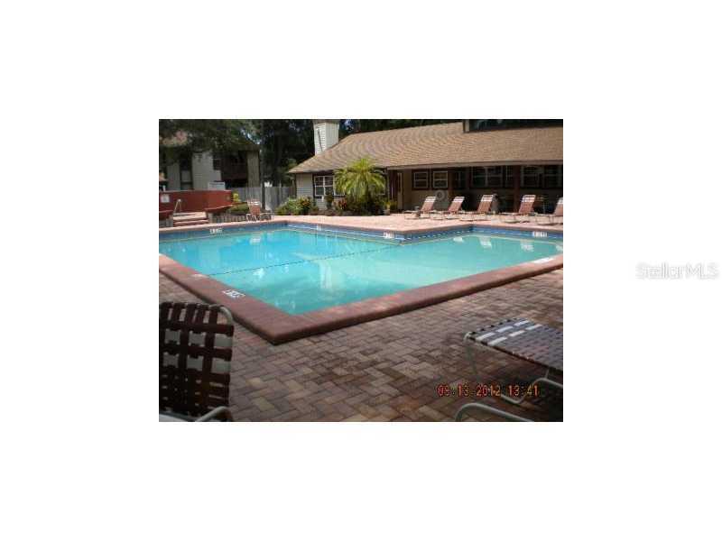 1737 Hampton Ln. #302, Palm Harbor, FL 34683